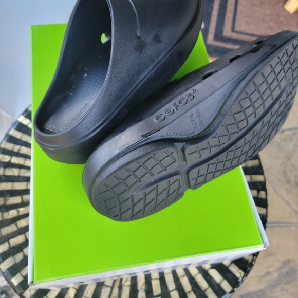 Nurse clogs oofos black USA size 8w - Picture 3 of 5
